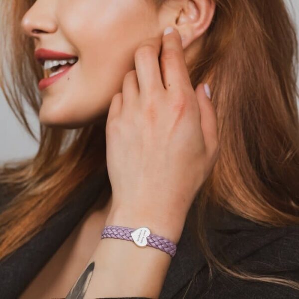 Bratara personalizata cu Charm 3D Inima – Argint 925 cu aspect mat – Piele impletita roz lila – Inchizatoare clips din otel inoxidabil