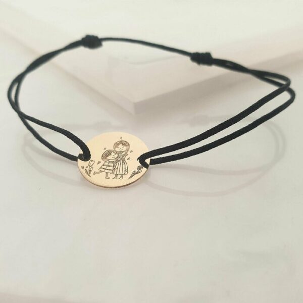 Bratara personalizata – Mama si fiica – Imbratisare – Banut de 12 mm – Aur Galben 14K – snur reglabil