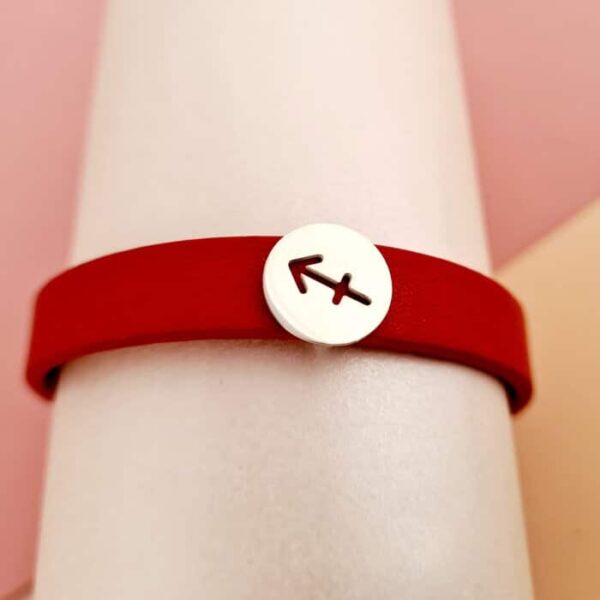 Bratara personalizatÄ – Pandantiv banut cu simbol zodie decupat – Argint 925 – Curea din piele cu catarama