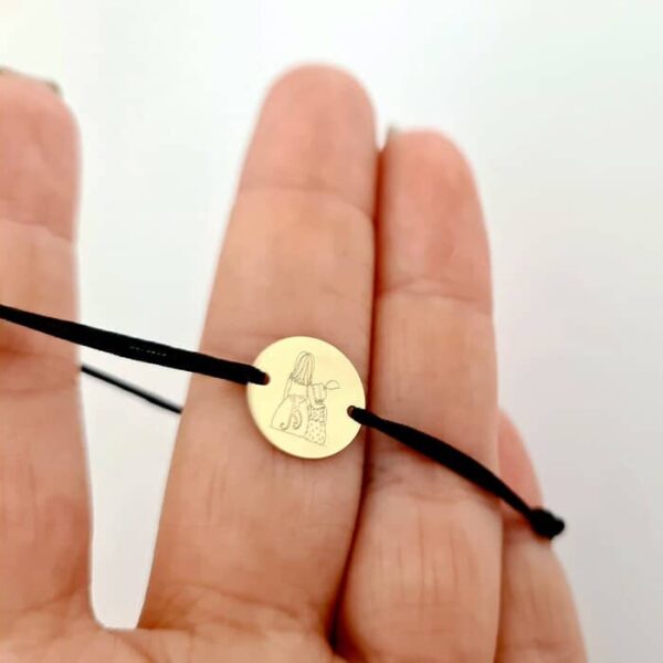 Bratara personalizata – Siluete spate – Mama si fiica – Banut de 12 mm – Aur Galben 14K – snur reglabil