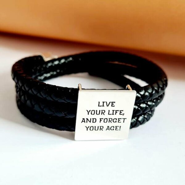 Bratara barbati – Model pandant patrat personalizat din Argint 925 – Piele impletita groasa 3 straturi – Inchizatoare carabina