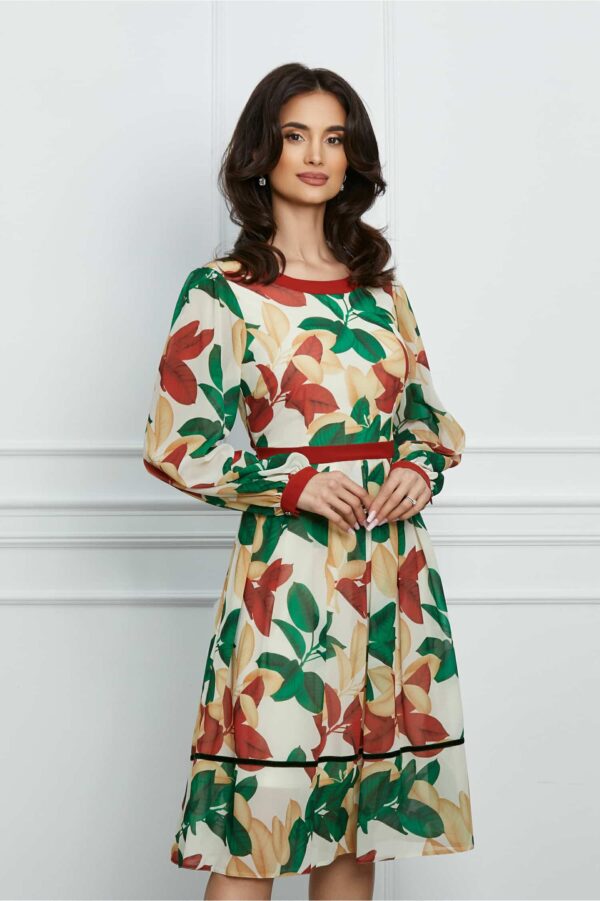 Rochie Dorina ivory cu frunze maro si pliuri pe fusta