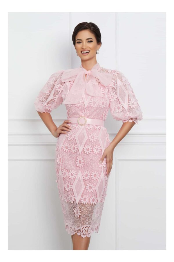 Rochie Doris roz din dantela cu funda din organza si curea