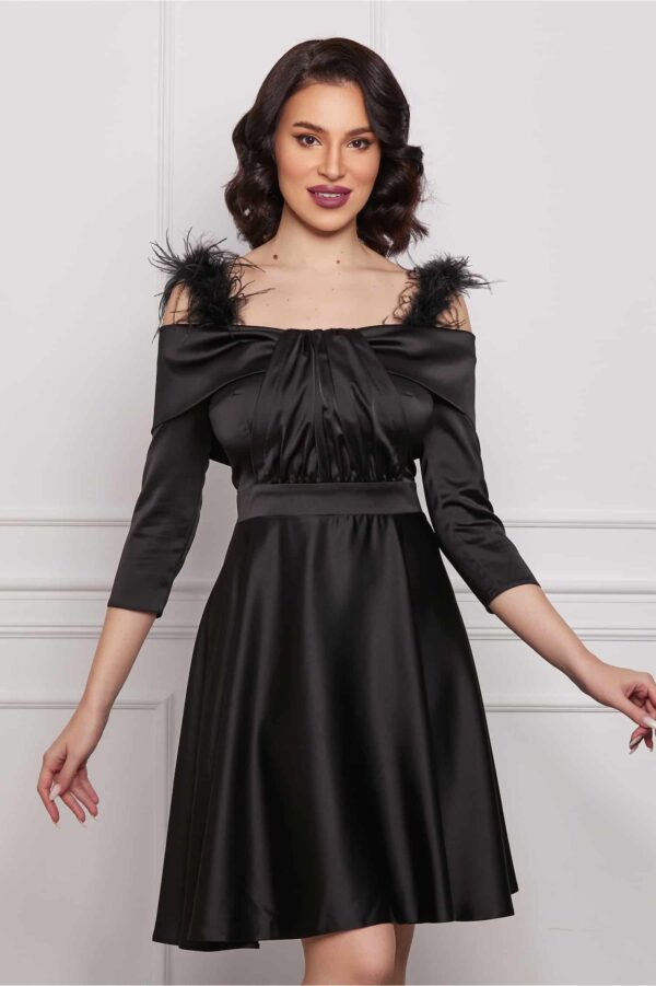 Rochie Dy Fashion neagra cu pene la umeri si pliuri pe bust