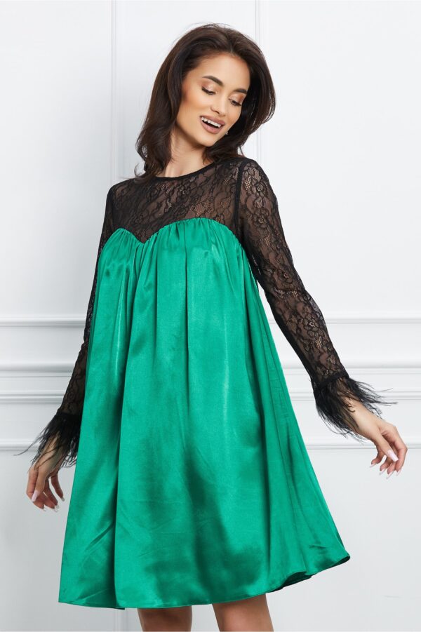 Rochie Dy Fashion verde din satin cu dantela si pene la maneci