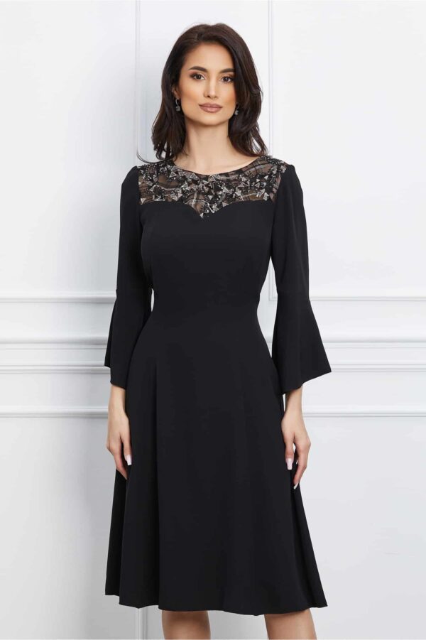 Rochie Ioana neagra cu dantela la decolteu