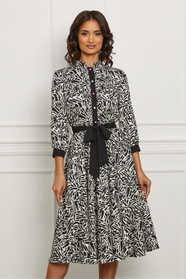 Rochie LaDonna alba cu imprimeuri negre si crodon in talie