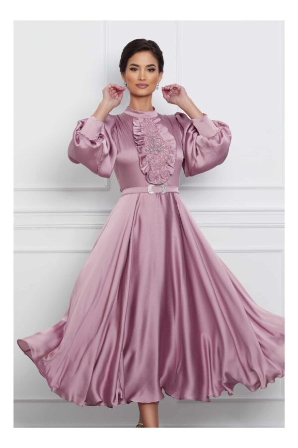 Rochie Marina roz din satin cu margelute la bust