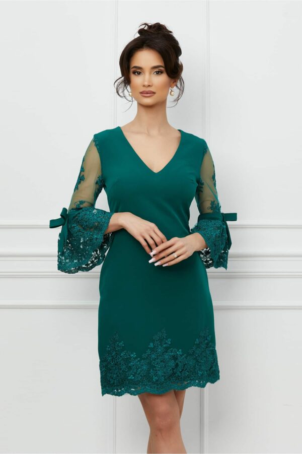 Rochie MBG verde cu maneci din dantela evazate la baza