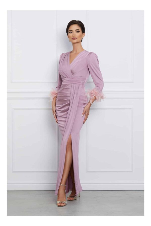 Rochie Mirela roz satinata cu pliuri si pene la baza manecilor