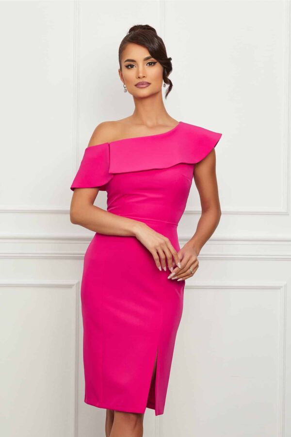 Rochie Moze fucsia cu umar gol si volan