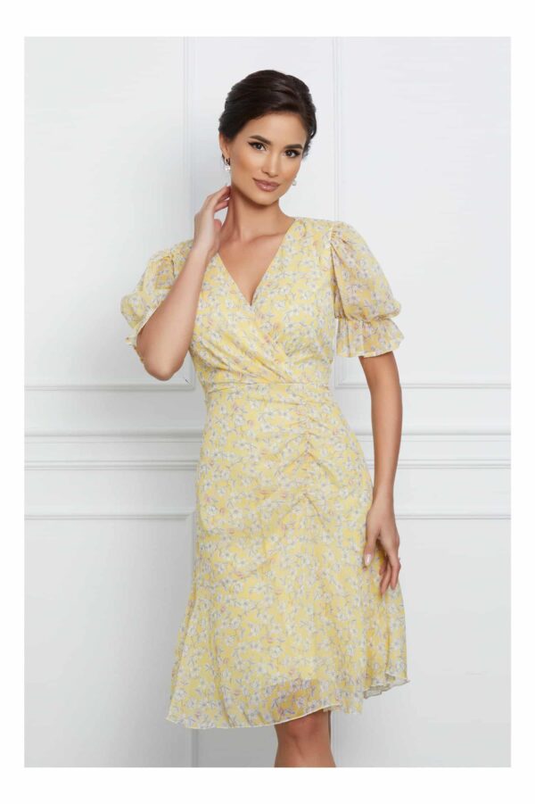 Rochie Nadia galbena cu imprimeu floral si fronseu pe fusta
