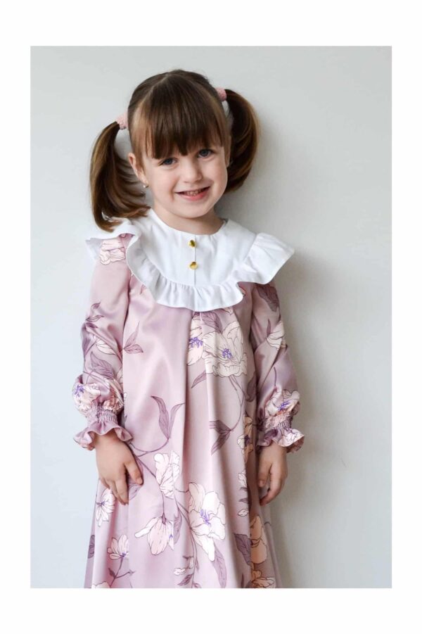 Rochita pentru fetite Dy Fashion roz cu flori si guler alb