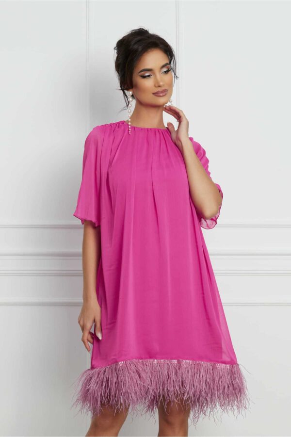 Rochie Dy Fashion fucsia cu pene la baza