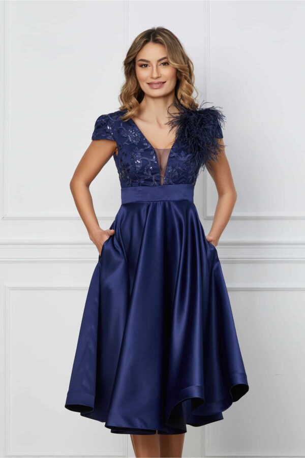 Rochie MBG bleumarin cu broderie si pene la bust