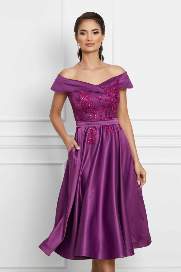 Rochie MBG magenta cu decolteu larg si umeri goi