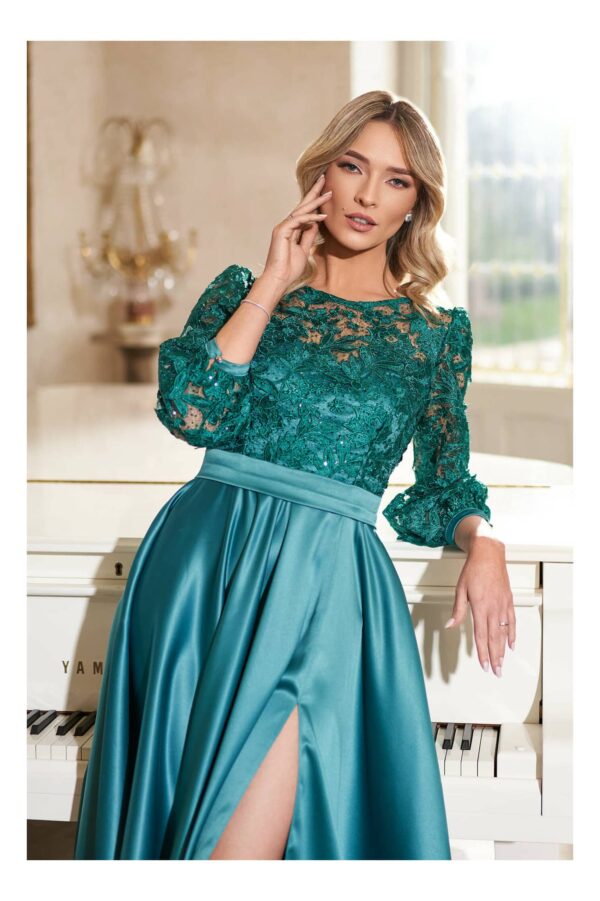 Rochie MBG verde cu fusta din satin si crepeu maxi