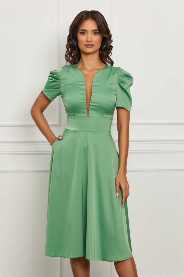 Rochie Moze verde fistic cu tull transparent la decolteu