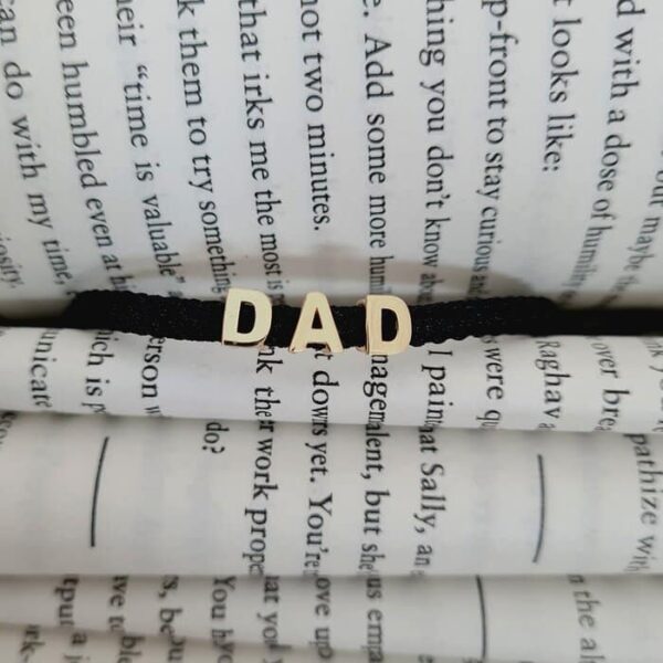 Bratara 3 litere DAD snur negru impletit barbat Bratara DAD – Aur Galben 14K – Snur negru impletit barbat