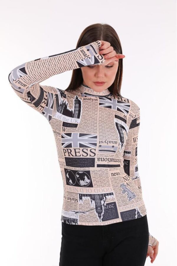 Bluza cropped Bella, pe gat, Newspaper