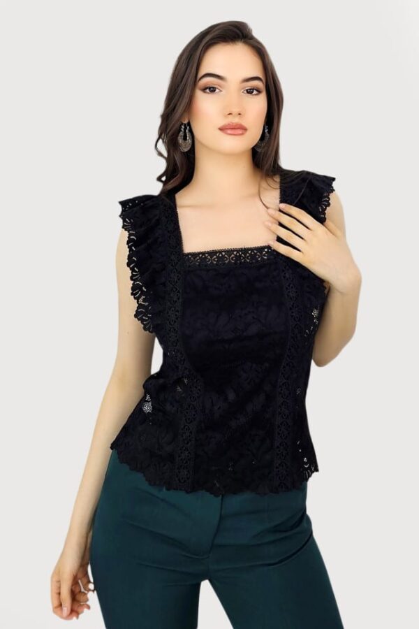 Bluza din dantela Aimee, cu volanase si croiala cambrata, Negru, Marime universala S/M