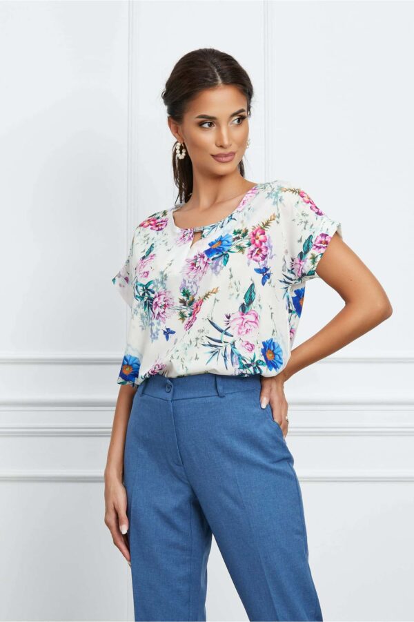 Bluza Dorina alba cu imprimeuri florale albastre si fucsia