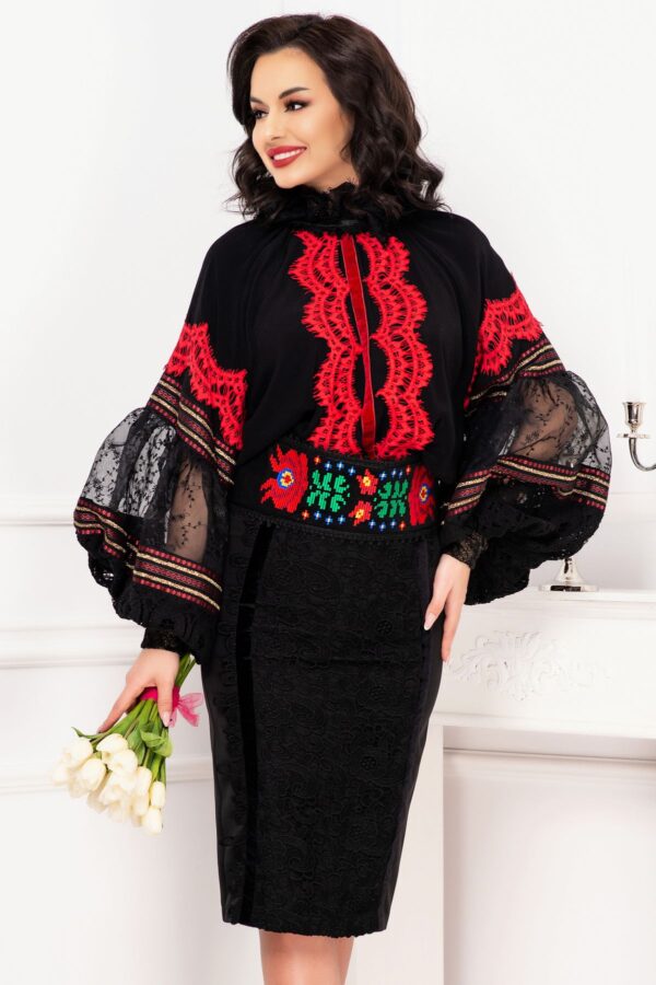 Bluza eleganta Venezia neagra cu maneci bufante brodate si guler din dantela