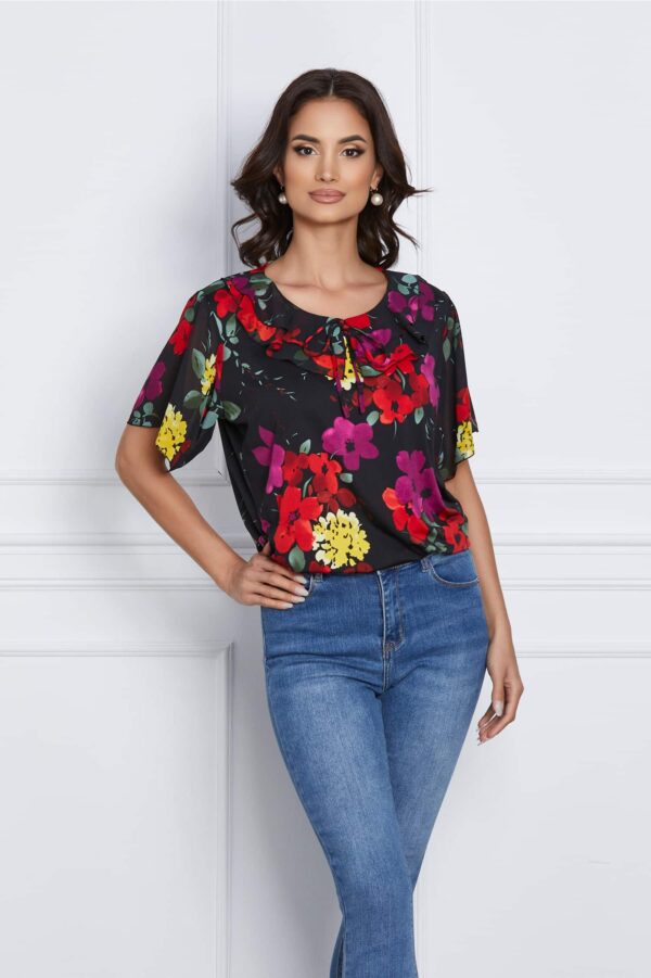Bluza Isabela neagra cu imprimeu floral rosu si maneci scurte