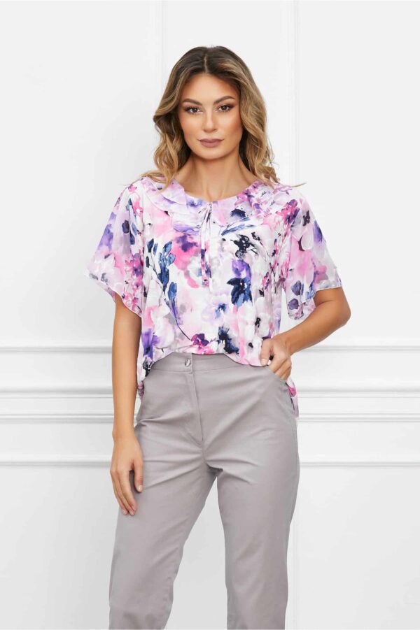 Bluza Isabela roz cu flori mov si maneci scurte