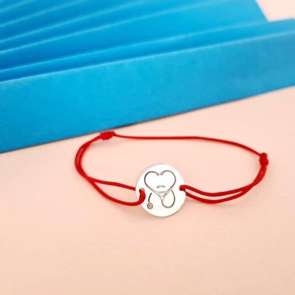 Bratara banut personalizata – Stetoscop sub forma unei inimi – Argint 925, snur reglabil diverse culori