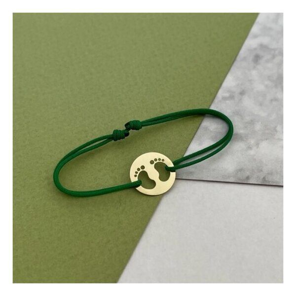 Bratara banut cu picioruse decupate – Aur Galben 14K – Snur reglabil, diverse culori