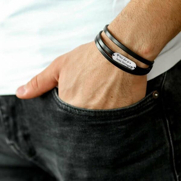 Bratara 3 straturi de piele cu placuta – 925 argint