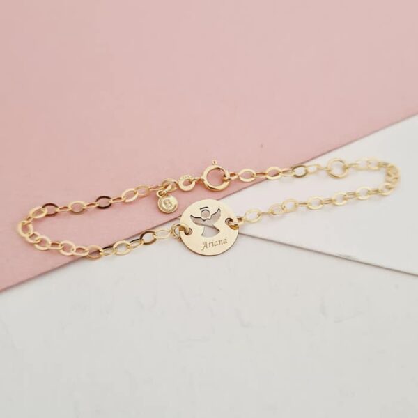 Bratara personalizata – Banut 10 mm – Inger pazitor decupat cu aripi deschise – Aur Galben 9K – Cu lantisor fata/baiat