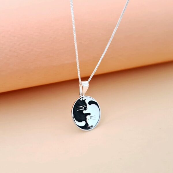 Lantisor cu pandantiv banut cu 2 pisici – Yin&Yang – Argint 925