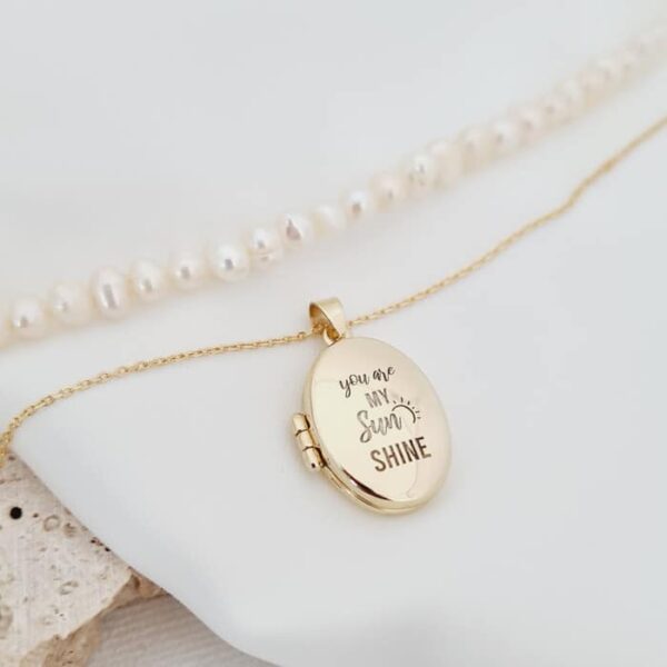 Lantisor cu Perle – Medalion amintirilor OVAL – Model 2 straturi cu sirag de perle si lantisor – Aur Galben 9K