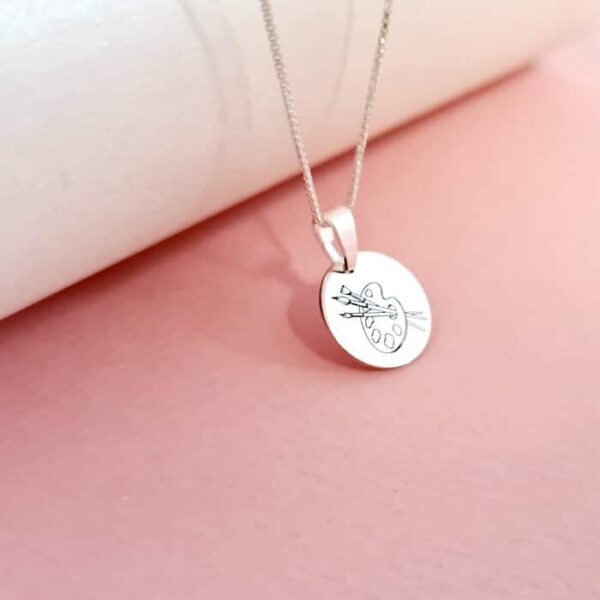 Lantisor personalizat cu simbol materie scoala – Desen – Banut de 15 mm cu lantisor – Argint 925