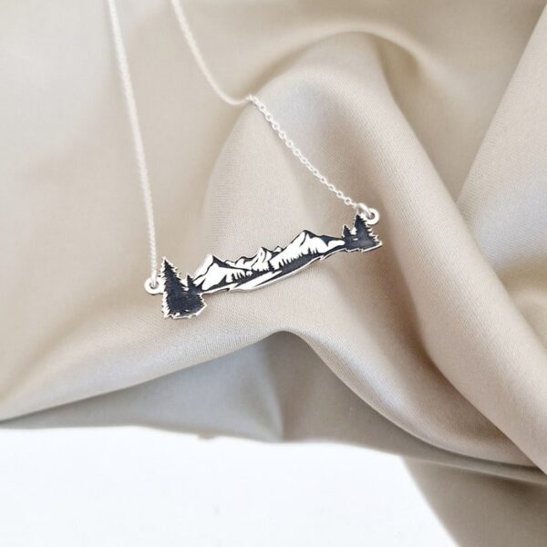 Lantisor personalizat – Peisaj de munte – Argint 925