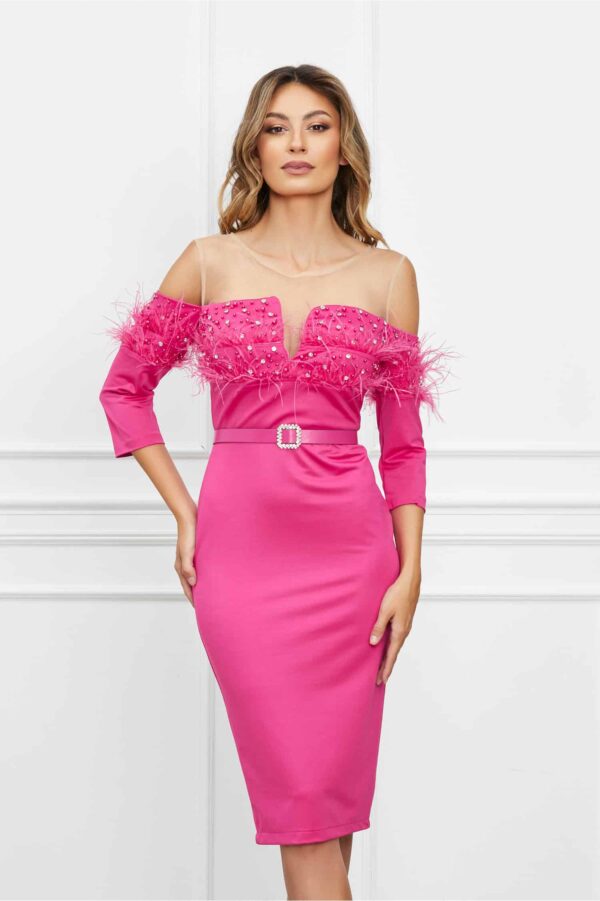 Rochie Amalia fucsia cu pene si perle la bust