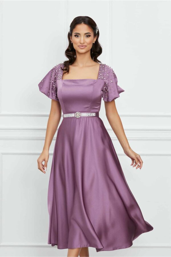Rochie Anastasia lila cu accesorii pe maneci si rijelina la baza