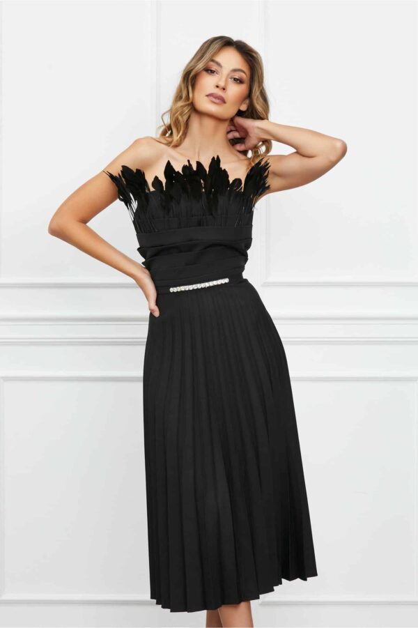Rochie Becka neagra cu pene la bust si curea in talie