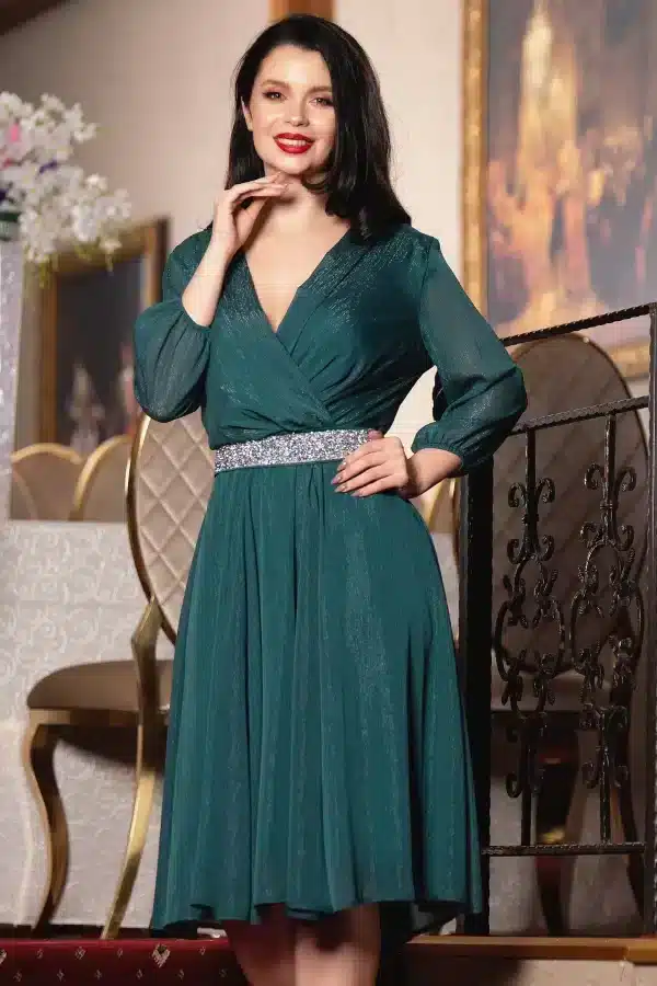 Rochie de soacra in clos verde cu cordon stralucitor in talie