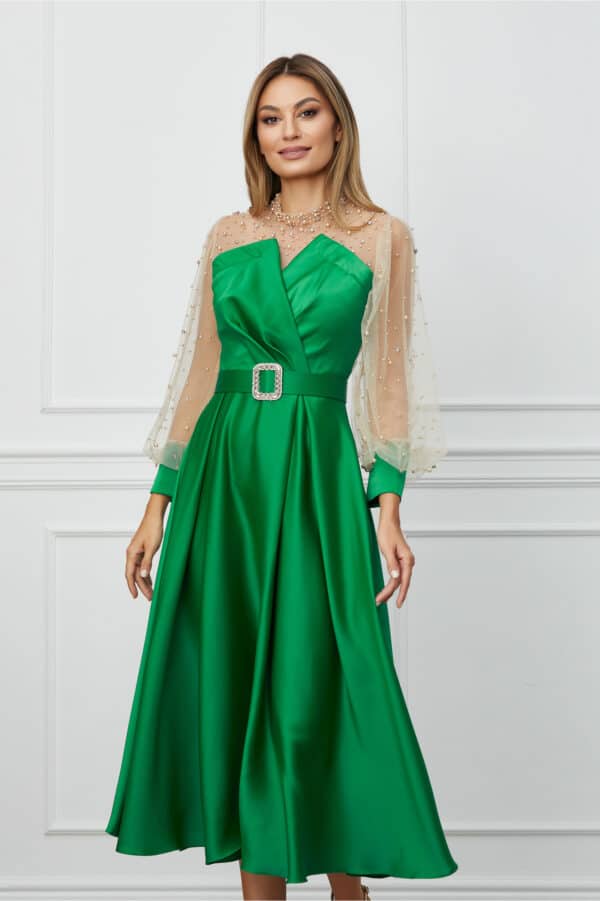 Rochie Amelie verde deschis cu tull bej si perle la bust si maneci