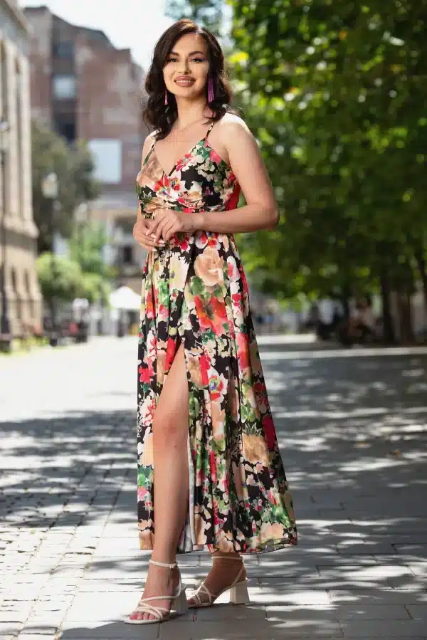 Rochie lunga de vara neagra cu imprimeu tip pictura florala