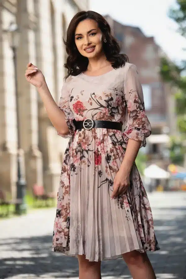Rochie de zi din voal plisat bej cu imprimeu floral