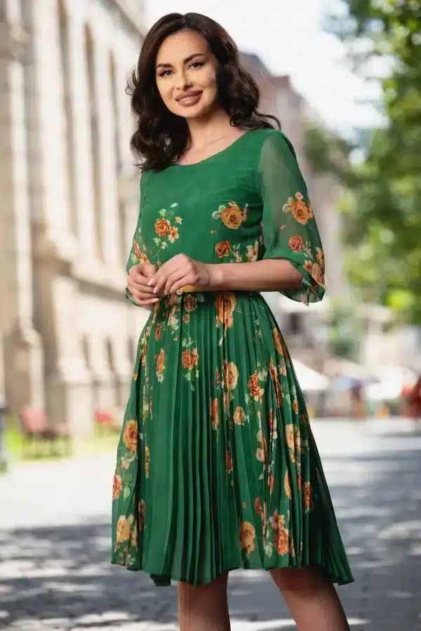 Rochie de zi din voal plisat Nicole verde cu imprimeu floral