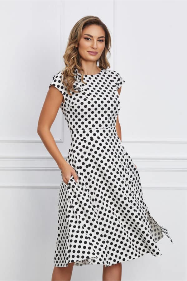 Rochie Dy Fashion alba cu buline negre cu funda si nasturi