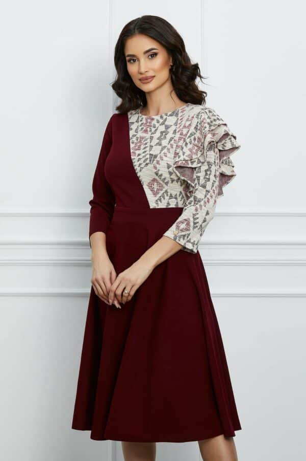 Rochie Dy Fashion bordo cu imprimeu ivory si volan la bust