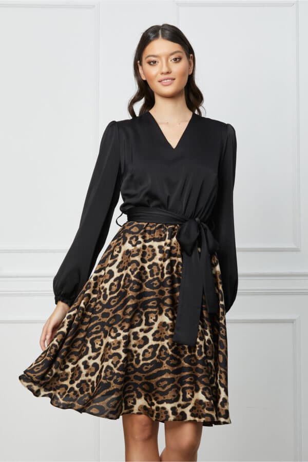 Rochie Dy Fashion neagra cu animal print maro pe fusta si cordon in talie