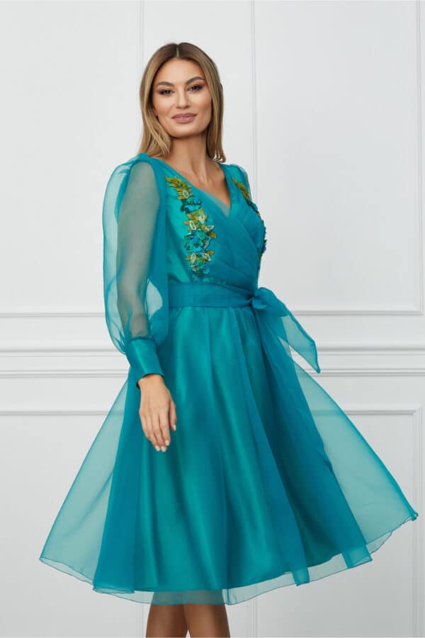Rochie Florina turcoaz din organza cu broderie si cordon in talie