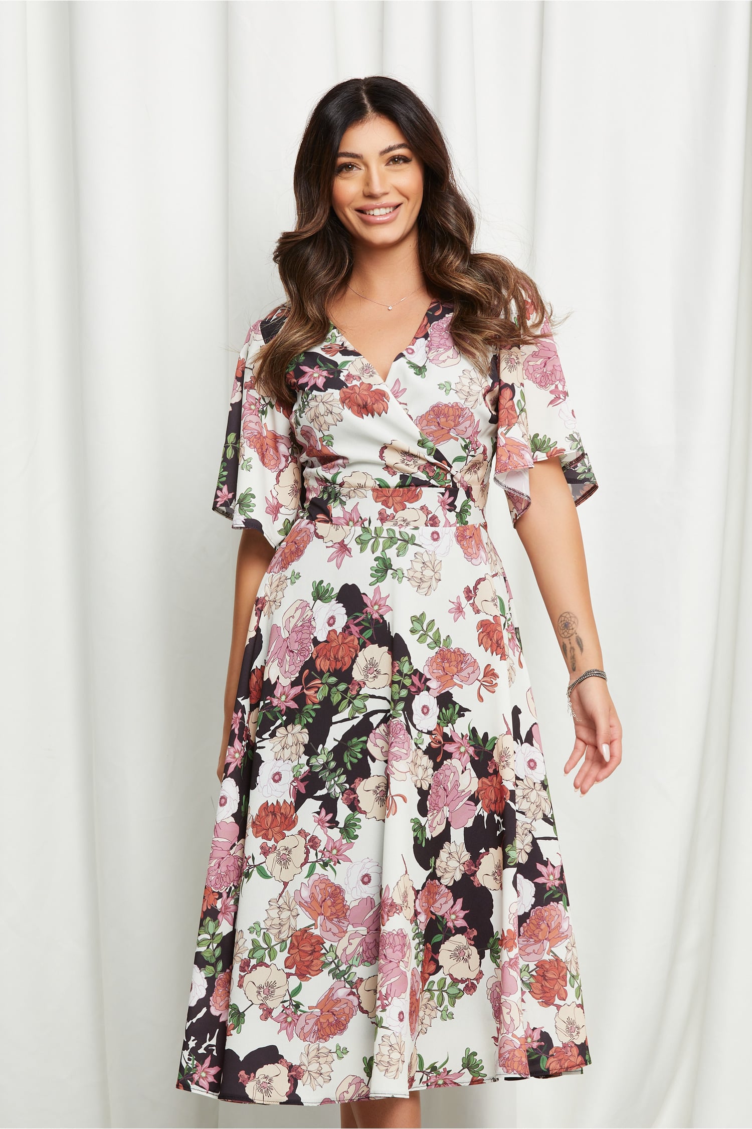 Rochie Isaura ivory cu imprimeu florale roz